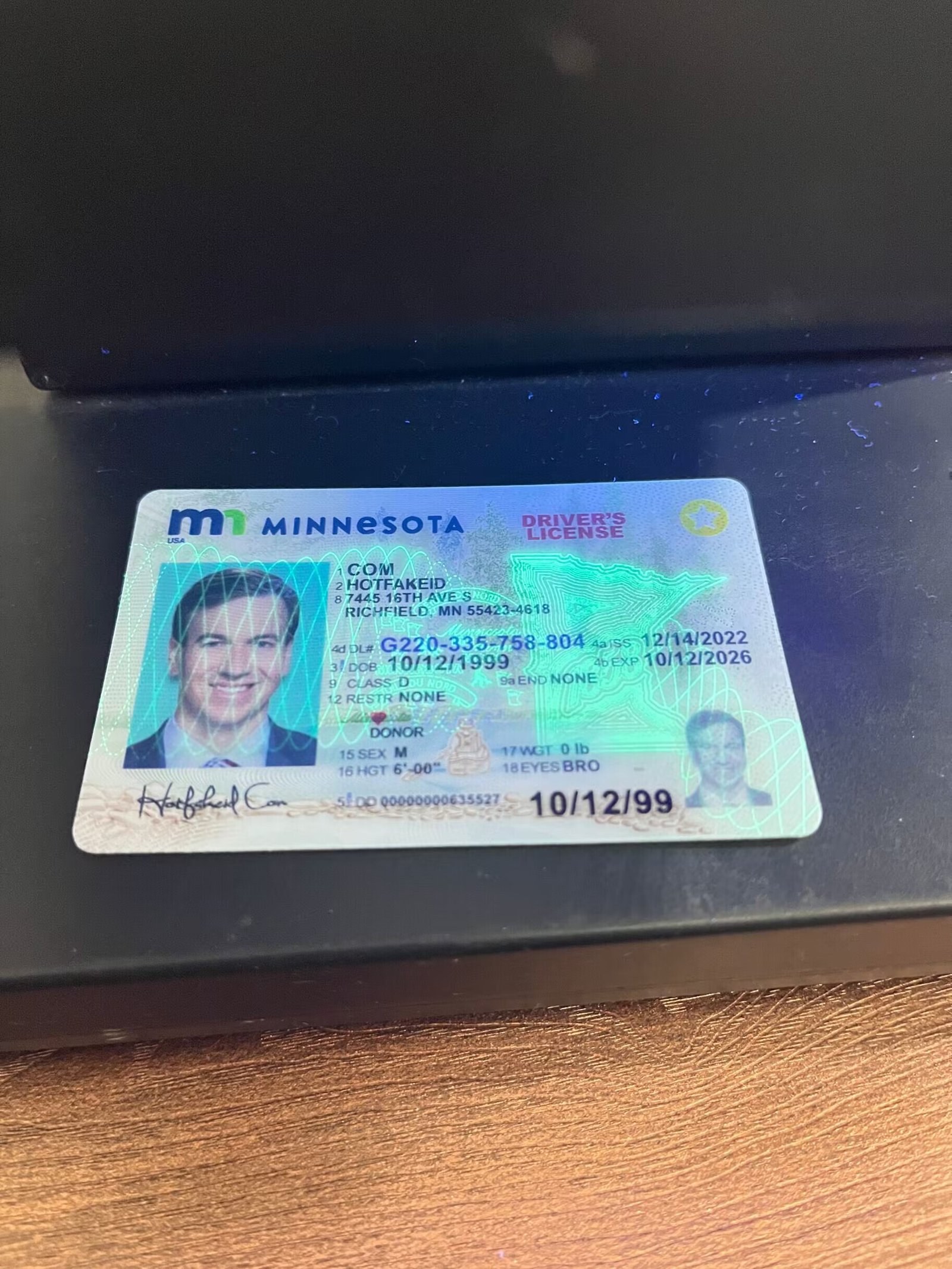 Minnesota-fake-id-front-uv