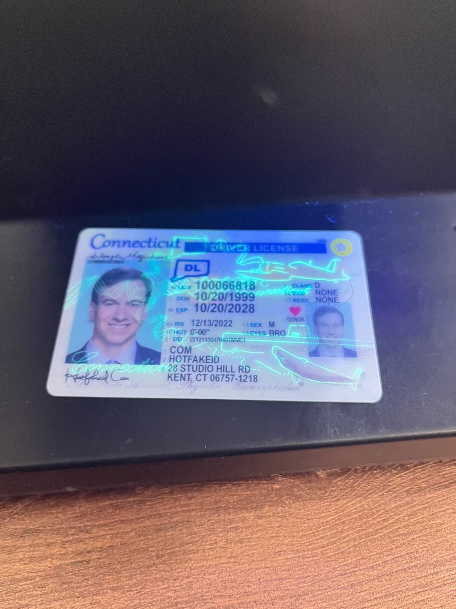 connecticut-fake-id-front-uv